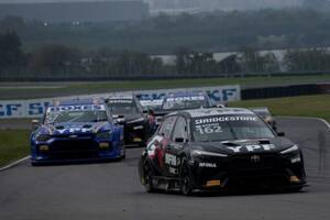 ZR-Vが週末先行も、予選最速のカローラクロスが連勝を達成／TC2000第2戦