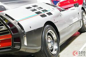 マツダが「和製スーパーカー」実車公開！ 衝撃の「ロータリー・ミッドシップ」降臨！ 斬新デザインの「RX500」幕張に登場