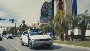 ヒョンデの「IONIQ 5 ロボットタクシー」が米国の運転免許試験に合格した動画を公開