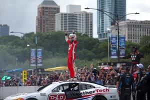 シカゴ・マイスター完全襲名。初年度衝撃デビューウインのSVGが完全制覇の2勝目達成／NASCAR第19戦
