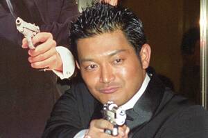 “ぐっさん”こと「山口智充」が庶民派!?な「国産セダン」公開！ 6年ぶりに入手した「トヨタ車」どんなクルマ？