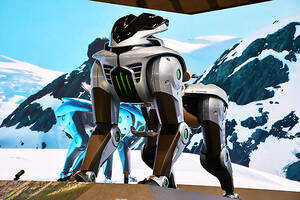 川崎重工、四足走行の「コルレオ」　2035年に製品化　操縦は重心移動　燃料は水素