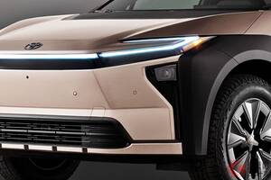 トヨタが「新型“ワゴンSUV”」を世界初公開！ 全長4.8mサイズに「めちゃ広ッ」ラゲッジ＆精悍“タフデザイン”採用し国内投入へ！ 380馬力の“高性能4WD”の「新型bZ Woodland」発表