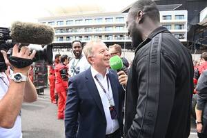 元F1ドライバーのマーティン・ブランドル、大英帝国勲章を受章。モータースポーツとスポーツ放送への貢献評価
