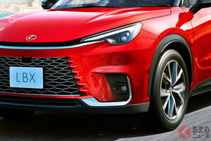 レクサス「“新”コンパクトSUV LBX」発表！ 全長4.2m“ちょうどいいサイズ”に新たな「スポーティ仕様」登場！ クラス超え「豪華インテリア」採用の小さな高級車 改良モデル登場