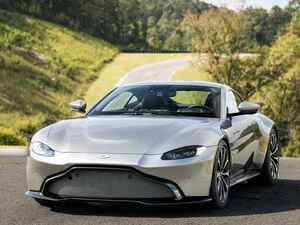 新世代アストンマーティンの第2弾は、4世代目に進化した「ヴァンテージ」【スーパーカークロニクル／091】