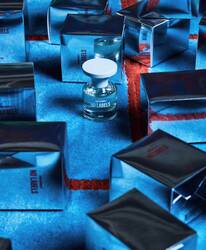 TXTのヨンジュンとBONRTOSTANDOUTのコラボフレグランスが誕生。柔らかくも荒々しいレザリーな香り