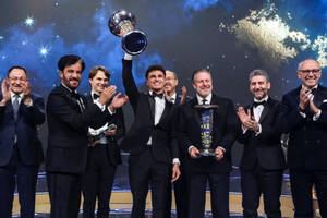 FIA表彰式で2025年F1王者ノリスが“Fワード”の失言も、罰金は免除。フェルスタッペンは体調不良で欠席