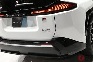 トヨタ「新型RAV4」問合せ“殺到”状態に!? 「すぐに納車して」の要望も？ 6年ぶり全面刷新でまもなく発売の「SUVの定番車」すでに「GRスポーツ」が人気 販売店でも話題に