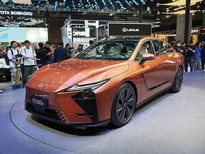 トヨタ、レクサスの新型ESに車載OS「アリーン」を初搭載　マルチパスウェイプラットフォームも初採用