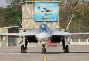 南アジアの大国、トランプ案のF-35にNO「メイク・イン・インディア」優先でロシア製ステルス機に照準？