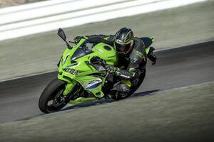 【カワサキ】「Ninja ZX-4R SE」「Ninja ZX-4RR」のカラー＆グラフィックを変更し9/1に発売！