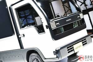 ダイハツ「斬新軽トラ」がスゴい！ 超「シンプル顔」×新発想「スゴいドア」採用！ 「次期型ハイゼット」想像させる広々＆フラット「荷室」実現の「ユニフォーム」コンセプトに期待