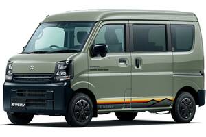 スズキの新しい「エブリイ」は“アウトドア映え”バッチリ！ ブラック塗装&専用デカールでレジャー感がアップした「Jリミテッド」登場【新車ニュース】