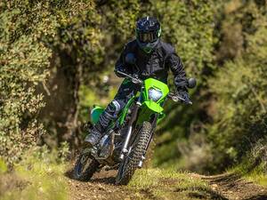 【カワサキ】「KLX230」「KLX230 S」のカラー＆グラフィックを変更して9/15に発売！
