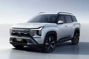 三菱自動車の新型ミッドサイズSUV「デスティネーター」がインドネシアでワールドプレミア