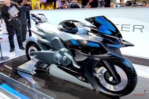 中国の二輪メーカーCFMOTO「200馬力級の1000cc4気筒エンジンを発表、最高峰スーパースポーツ市場進出の宣言か」