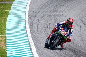 【MotoGP】クアルタラロ、新エンジンはトラブルでほぼ試せず。一方で初日は好調「かなり良い1日。新エンジンのおかげじゃないよ！」