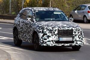 新型CX-5のプロトタイプを捕捉！ 発表直前に姿を現す。中身も超進化、7月10日に全貌公開へ