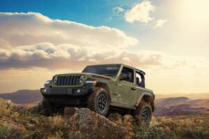 【ミリタリーグリーンのショートボディ】ジープ・ラングラー、2ドアモデルを150台限定で11月15日より発売