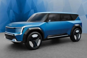 キア最大の電動SUV　新型EV9、プロトタイプ発見　自動運転にFODも　2023年欧州発売予定