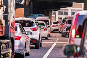 首都高「年に1度の“地獄渋滞シーズン”」まもなく到来！ なぜ「12月がイチバン」混む？ ピークは「12月19日の金曜日」 「余裕をもった利用をお願いします」呼びかけ