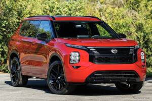 もっと良くなったはず？ 日産『ローグPHEV』は三菱アウトランダーPHEV派生…海外報道