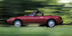 【日本車黄金時代】マツダ・ロードスター（NA型）で風を感じシャープな走りに浸る。この瞬間が最高だった