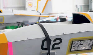 スバル製新型“日の丸航空機”有人機体と共同で飛行試験を実施した映像が公開される