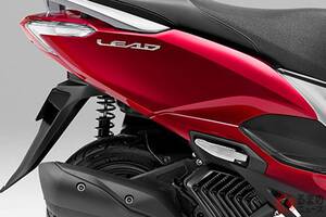価格35万円！ リッター49.3km走るホンダ「“新”スクーター」登場！ “前後連動ブレーキ”や“広々ラゲッジルーム”を備えた原付二種モデル「リード125」26年1月に発売