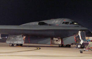 米空軍の超高価爆撃機B-2「左翼大破」の修理費を“80億円近く”コストダウン！それでも最終費用は驚きの値段!?