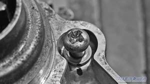 「コレはすごい」「そんな方法が？」考えた人、頭いいわ。固く締まったネジを外す超便利な裏ワザ。もっと早く知りたかった豆知識。