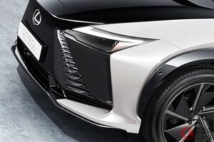 【欧州】レクサス「新型SUV」発表に反響多数！ 「かっこいい」「気になる」 “MT風”8速×凄い「斬新ハンドル」初採用！ 全長4.8m級「スピンドルボディ」の「新型RZ」発表