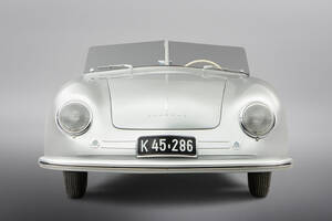 最初のポルシェ「356」はRRかと思いきやミッドシップ!?　MRの実車が作られるもなぜRRで市販されたのか？