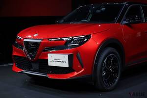 全長4.2mのコンパクトSUV アルファ ロメオ新型「ジュニア」がついに日本発売！ 注目のエントリーグレードは“お得なプライス”に