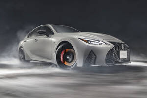 レクサス　V8型5.0LのIS500に特別仕様車「クライマックス エディション」を500台限定で発売