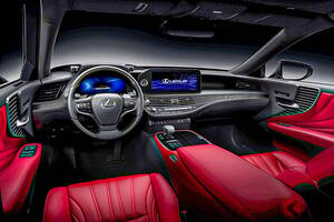 約1500万円！ レクサス“新”「“4WD”セダン」発表！ 400馬力超え「V6TT」×10速AT搭載！ 初の“ナインティノワール”採用の「LS500 AWD ヘリテージエディション」米国に登場