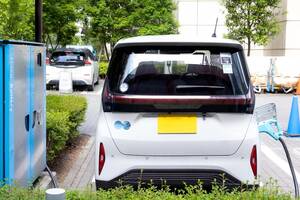 ガソリン車・ハイブリッド車が敗北！ JAF実験が示すEV「冠水60cm突破」の実力、しかし火災リスクの落とし穴も