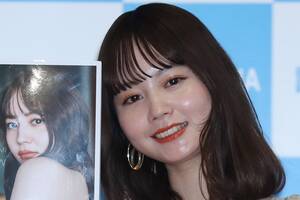 “堀北真希の妹”「NANAMI」が「テスラ」購入！ 新しい“相棒”と白樺湖ドライブへ！ “美容家”女子が手に入れたクルマに名付けた“愛称”とは!?