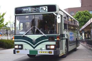 京都市バス「優先運賃」のワナ！ 割引が“市民”を分断？ 年1.2万円vs67万人の排除、そもそも“市民”とは誰なのか