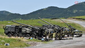 独占！ 自衛隊の「最新自走砲」大規模な射撃訓練に密着 チョー重要なステップ「カンケーダンドーヘキ」って何？