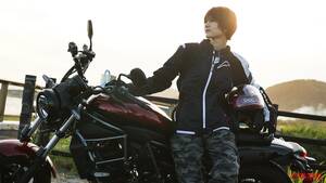 「教習所ではめちゃめちゃ転びました(笑)」若月佑美、バイク初納車＆ツーリングの模様を取材：免許取得の苦労や購入モデル選びについて語る