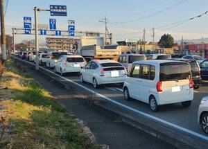 九州道から東へ分岐！ 渋滞解消のカギ握る“日本のシリコンバレー高速”建設中 空から「中九州道」ルートが丸わかり