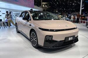 リープモーター、小型の格安セダン『B01』公開　約200万円で航続距離650km