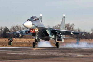 「ロシア軍が誇る多用途戦闘機」が火だるまに？ “破壊される瞬間”を捉えた映像が公開される