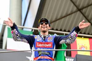 【MotoGP】どうだ見たか！　バスティアニーニ、クビ間近での2位表彰台獲得は「特別なこと」ギリギリオーバーテイクで猛アピール