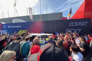 WEC第2戦イモラも「ロッシ」が大人気！ おかげでMotoGPとWECのファンが増えています【みどり独乙通信】