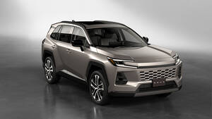 トヨタが新型「RAV4」を公開、ラインナップされた3つのスタイルとは？