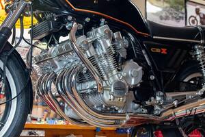 時速225キロは当時の“世界最速”バイク 45年前の直6「ホンダ」が米国オークションで落札 約30年 一人のオーナーに愛され続けたビッカビカの「CBXスーパースポーツ」の価値とは