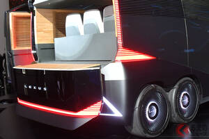 レクサス「“新”6輪ミニバン」に反響多数！ 新たなフラッグシップモデル「LSコンセプト」公開に「実現してほしい」「軍用車っぽい」などの声 そもそもなぜ6輪に？